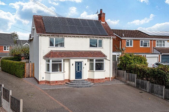 4 Bedroom Detached House For Sale In Stoke Road, Bromsgrove, Worcestershire, B60
