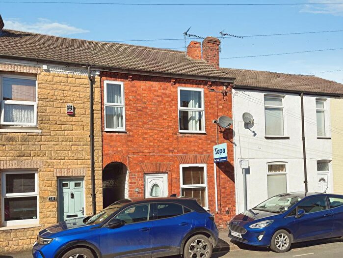 3 Bedroom Terraced House For Sale In Waldeck Street, Lincoln, LN1