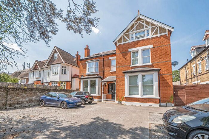2 Bedroom Flat For Sale In Montpelier Avenue, Ealing, London, W5
