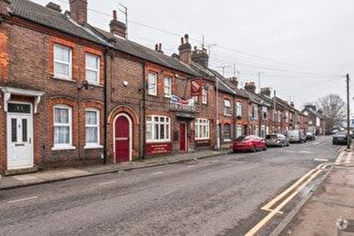 3 Bedroom Semi Detached House To Rent In Hibbert, Luton, LU1