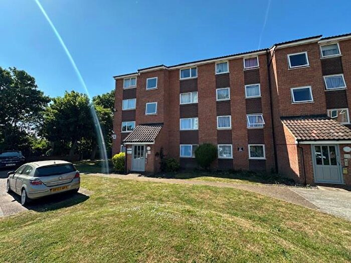 1 Bedroom Flat To Rent In Gurney Close, Barking, London, IG11