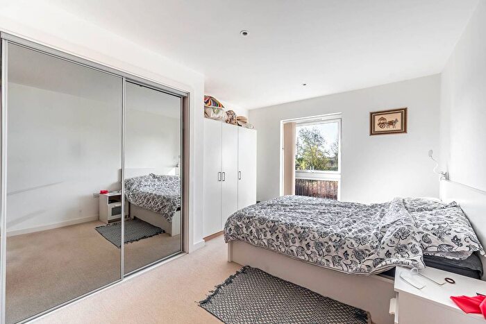 3 Bedroom Flat To Rent In Howard Road, Stanmore, HA7