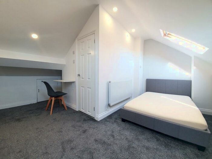 Studio To Rent In Lothair Road, Aylestone, Leicester, LE2