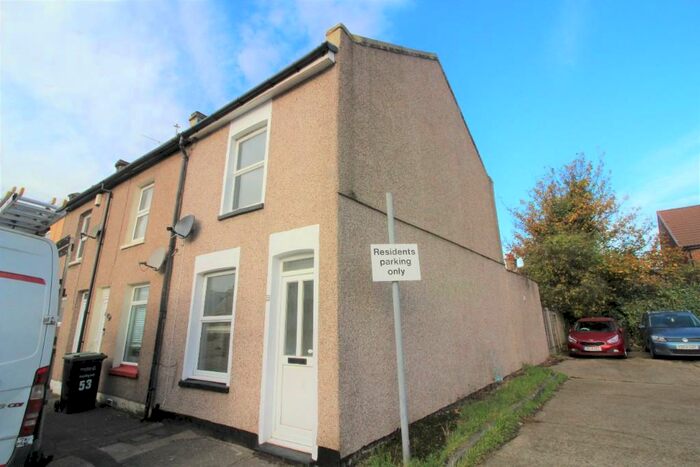 2 Bedroom End Of Terrace House To Rent In York Road, Gravesend, Kent, DA11