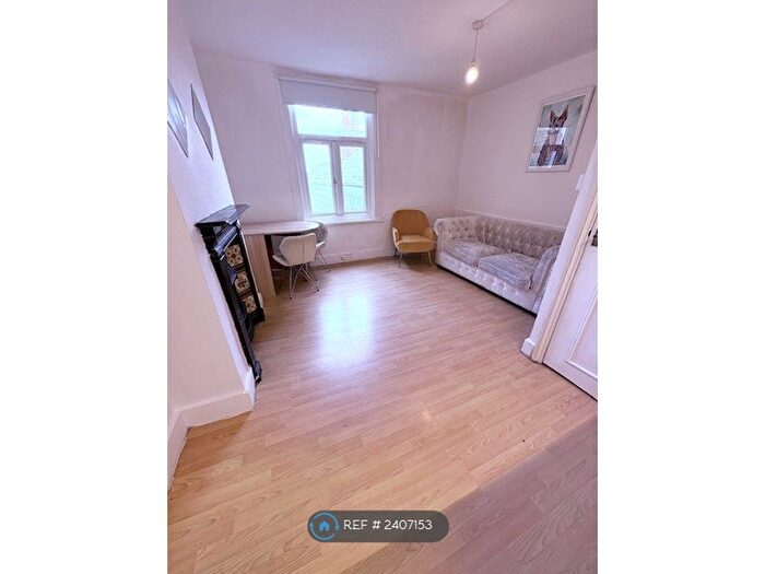 2 Bedroom Flat To Rent In West Green Road, London, N15