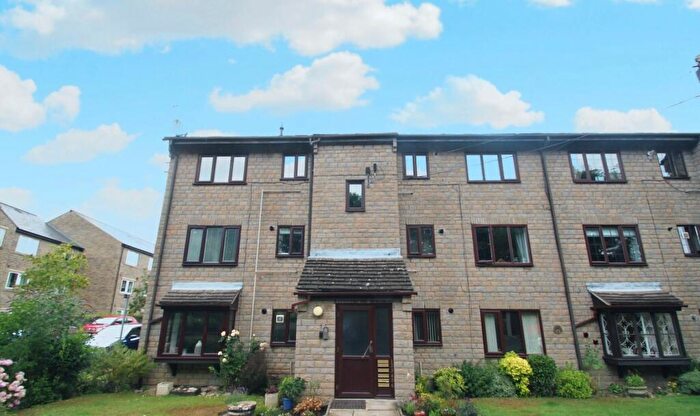 2 Bedroom Flat To Rent In Kerry Garth, Horsforth, Leeds, West Yorkshire, LS18