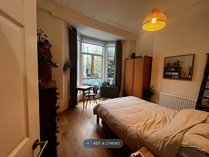 1 Bedroom Flat To Rent In Yonge Park, London, N4