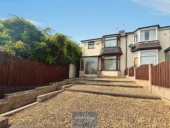 3 Bedroom Semi-Detached House For Sale In Balden Road, Birmingham, B32