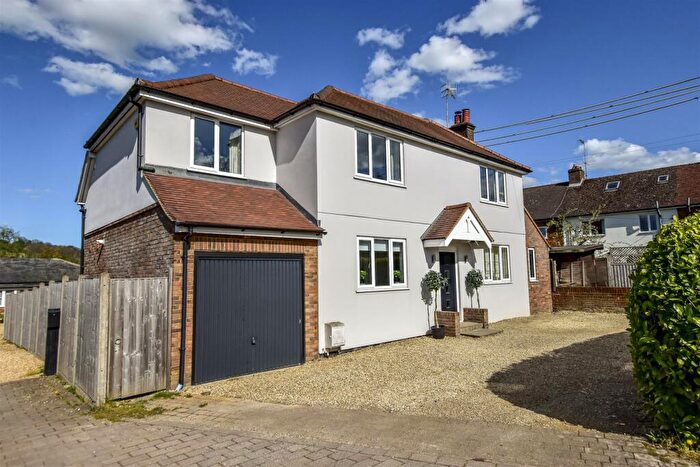 5 Bedroom Detached House For Sale In Tring Road, Dudswell, Berkhamsted, HP4