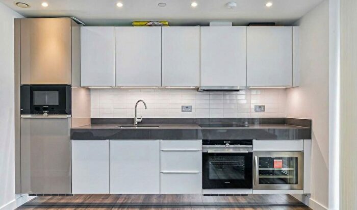 1 Bedroom Flat To Rent In Network House, Alie House, E1