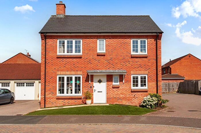 3 Bedroom Detached House For Sale In Greenhouse Gardens, Cullompton, Devon, EX15