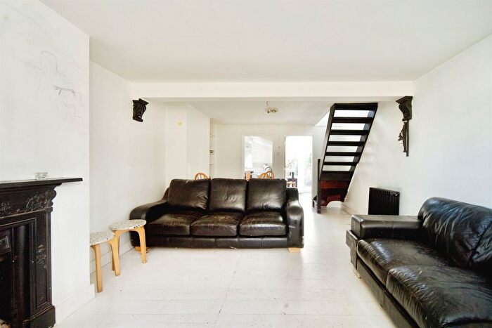 2 Bedroom Semi-Detached House For Sale In High Road, Wormley, Broxbourne, EN10