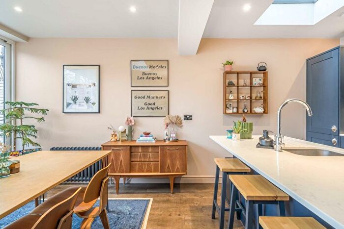 4 Bedroom Property For Sale In Goodrich Road, East Dulwich, SE22