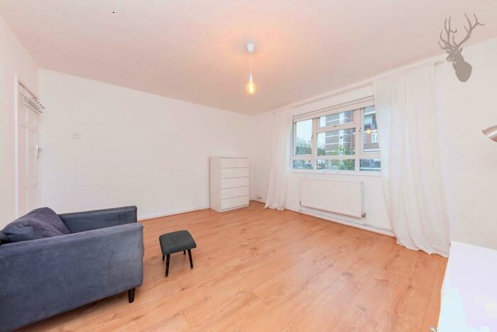 3 Bedroom Maisonette To Rent In Geffrye Estate, London, N1