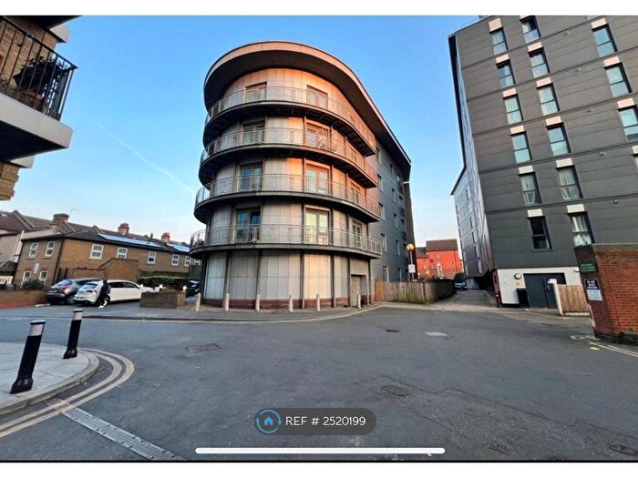 2 Bedroom Flat To Rent In Westside Apartments, Ilford, IG1