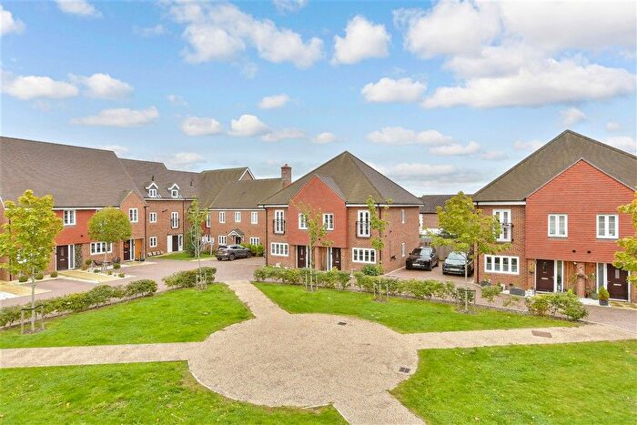 3 Bedroom Terraced House For Sale In Dover Road, Tadworth, Surrey, KT20