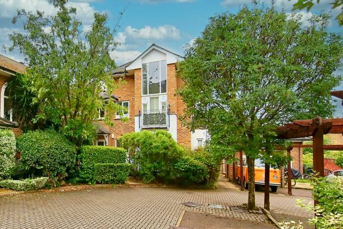 2 Bedroom Flat To Rent In Berisford Mews, London, SW18