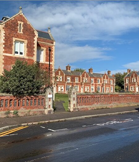2 Bedroom Cottage To Rent In Coastguard Cottages, Ramsgate, CT11