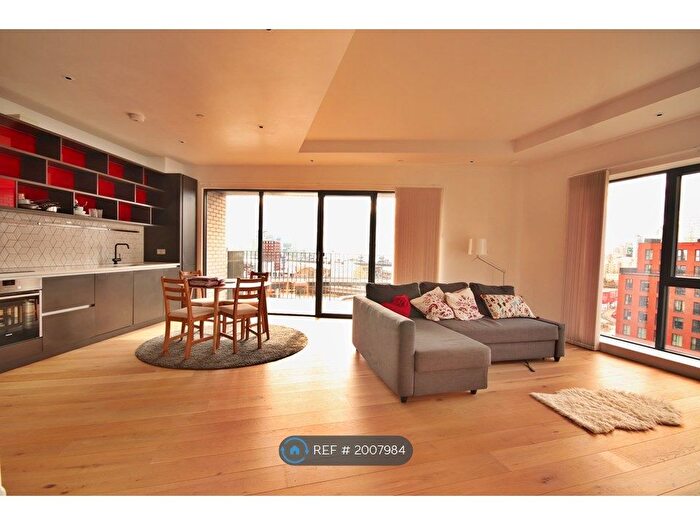 2 Bedroom Semi-Detached House To Rent In Grantham House, London, E14