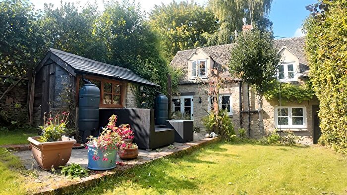 2 Bedroom Cottage For Sale In High Street, Ramsden, Oxfordshire, OX7