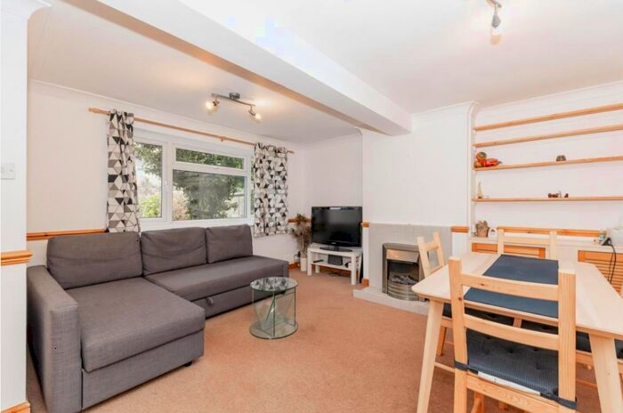 1 Bedroom Maisonette To Rent In Beaulieu Gardens, Blackwater, Camberley, GU17