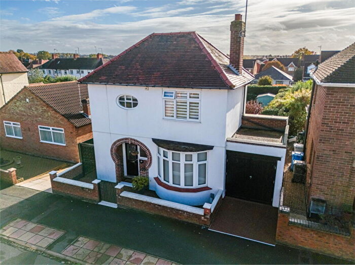 3 Bedroom Detached House For Sale In Shelley Road, Kettering, NN16