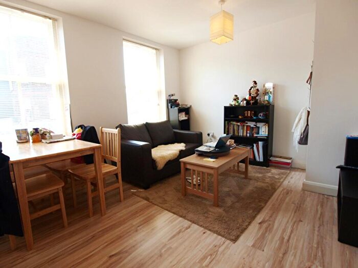 1 Bedroom Flat To Rent In Chapel Market, Islington, N1