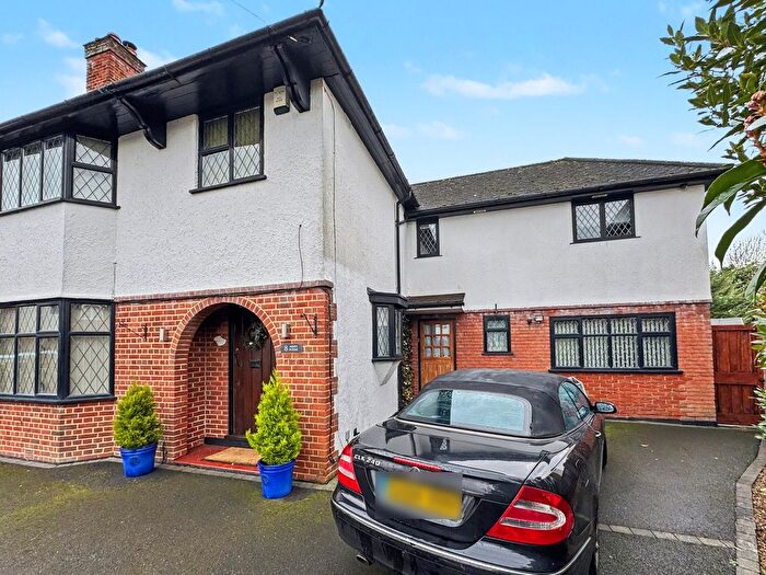 4 Bedroom Property For Sale In Austin Avenue, Bromley, BR2