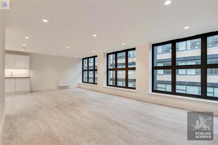 3 Bedroom Apartment To Rent In Long Street, Shoreditch, London, E2