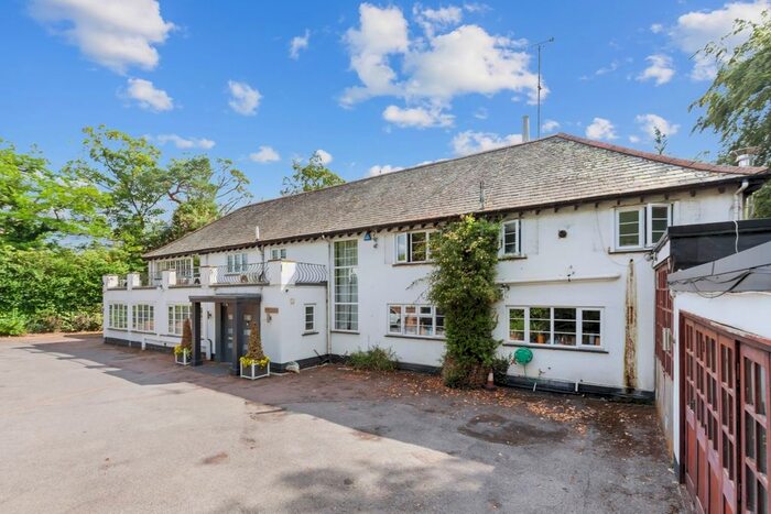 4 Bedroom Detached House To Rent In The Common, Stanmore, Middlesex, HA7