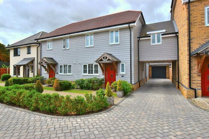 4 Bedroom Link Detached House To Rent In Blessen Meadows, Felsted, CM6