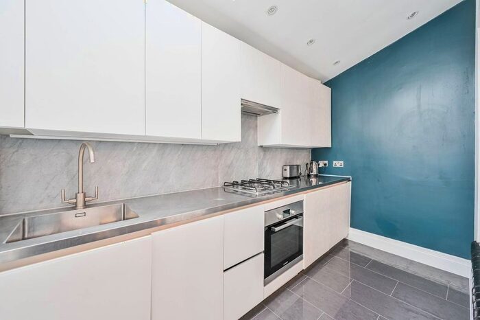 1 Bedroom End Of Terrace House To Rent In Kingsland Road, Shoreditch, London, E2