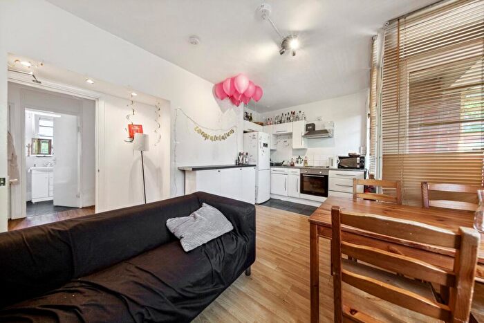 3 Bedroom Flat To Rent In Castlehaven Road, Camden, NW1