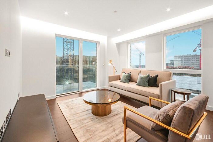 2 Bedroom Apartment To Rent In Lexington Gardens Nine Elms, SW11