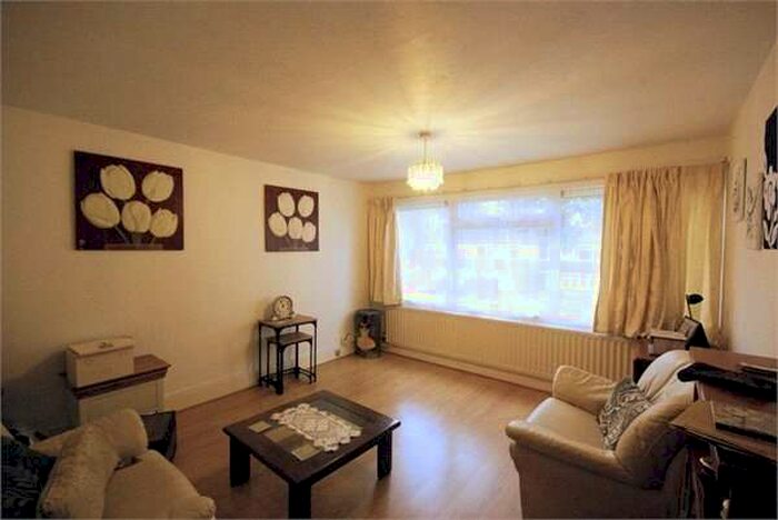 1 Bedroom Apartment To Rent In Cotlandswick, London Colney, St Albans, Hertfordshire, AL2