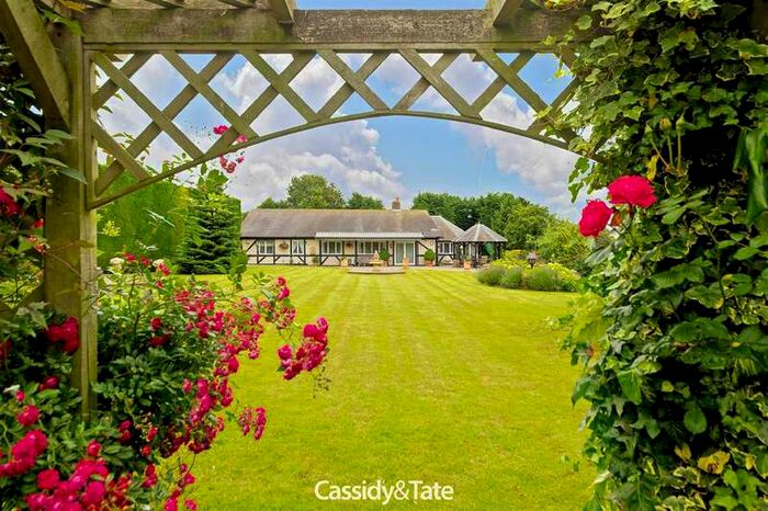 4 Bedroom Detached Bungalow For Sale In Baileys Close Farm, Pastures Green Lane Breachwood Green, Hitchin, SG4