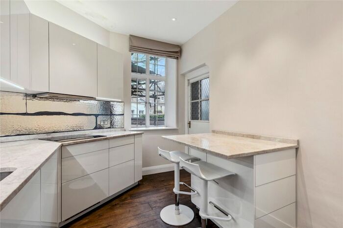 2 Bedroom Flat To Rent In Eresby House, Rutland Gate, SW7