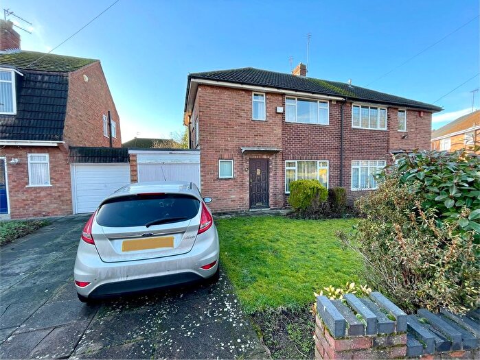 3 Bedroom Semi-Detached House For Sale In Chepstow Road, Fordhouses, Wolverhampton, WV10