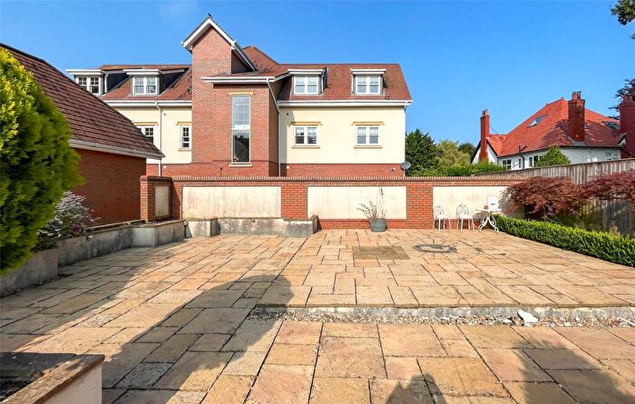 2 Bedroom Apartment For Sale In Walshaw Avenue, Colwyn Bay, Conwy, LL29