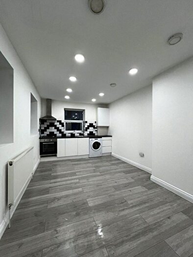 1 Bedroom Flat To Rent In High Street Sutton, Sutton, London, SM1