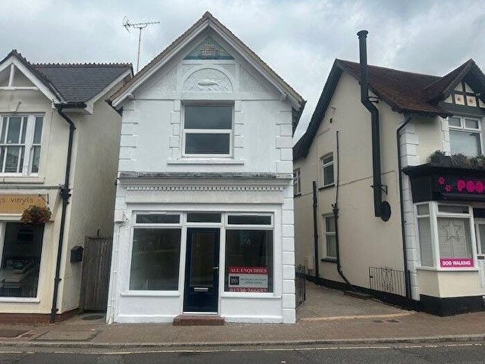 1 Bedroom Flat To Rent In Station Road, Liss, Hampshire, GU33