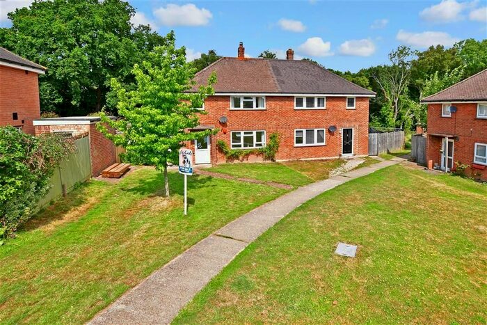 3 Bedroom Semi-Detached House For Sale In Lloyds Green, Wittersham, Kent, TN30