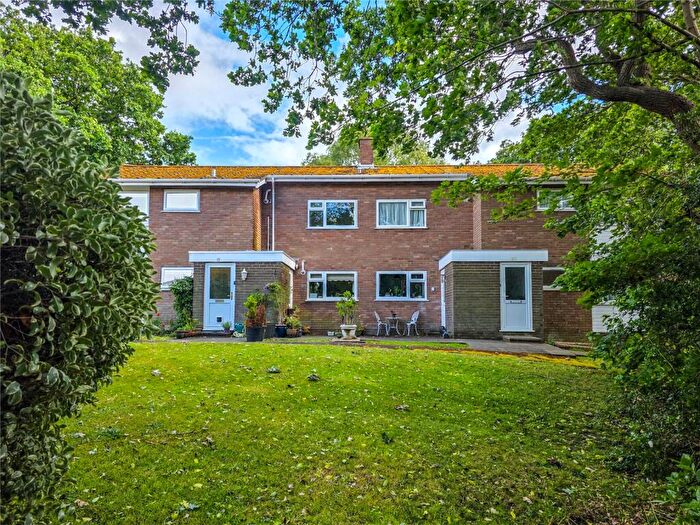 2 Bedroom Apartment For Sale In Saulfland Drive, Highcliffe, Dorset, BH23