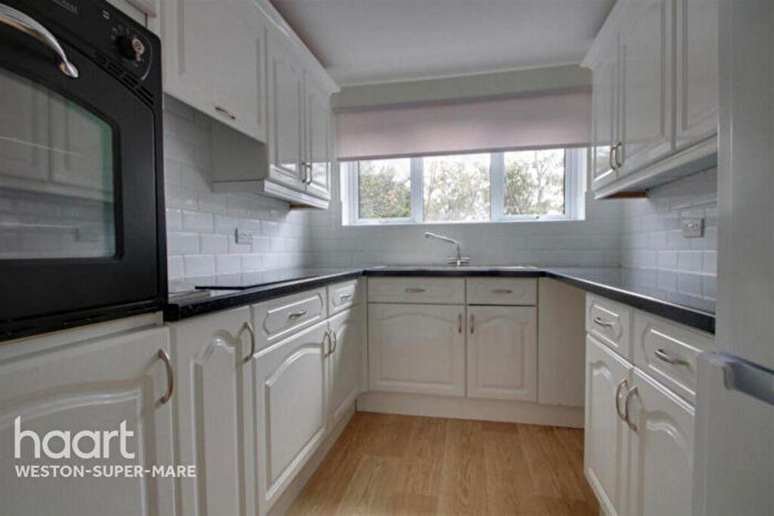 2 Bedroom Flat To Rent In Clarence Road North, Weston-super-mare, BS23