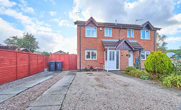 3 Bedroom Semi Detached House For Sale In Crosskirk Road, Hinckley, LE10