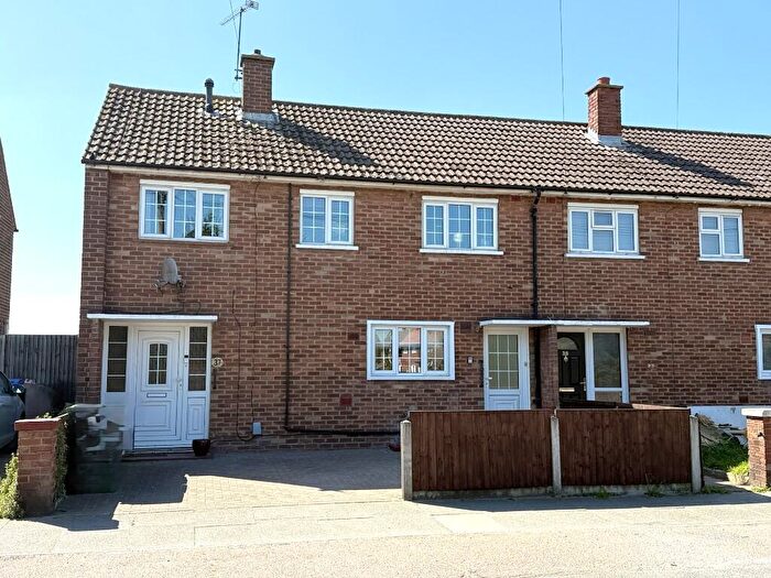 3 Bedroom End Of Terrace House For Sale In Fairway, Stifford Clays, Essex, RM16