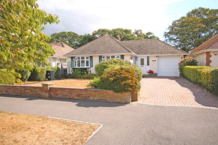 3 Bedroom Bungalow For Sale In Barton Croft, Barton On Sea, New Milton, Hampshire, BH25