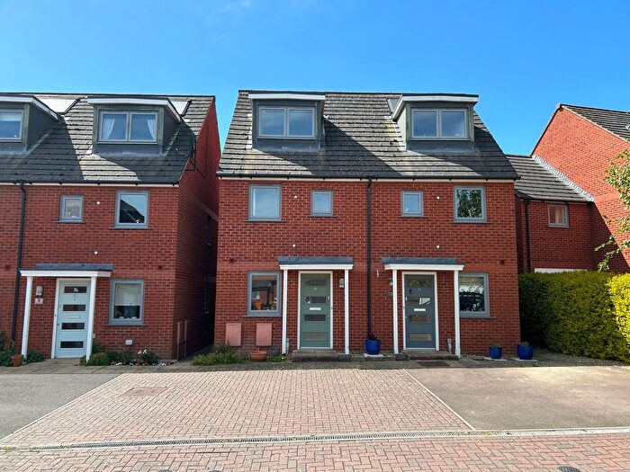 3 Bedroom Semi-Detached House For Sale In Graces Field, Stroud, GL5