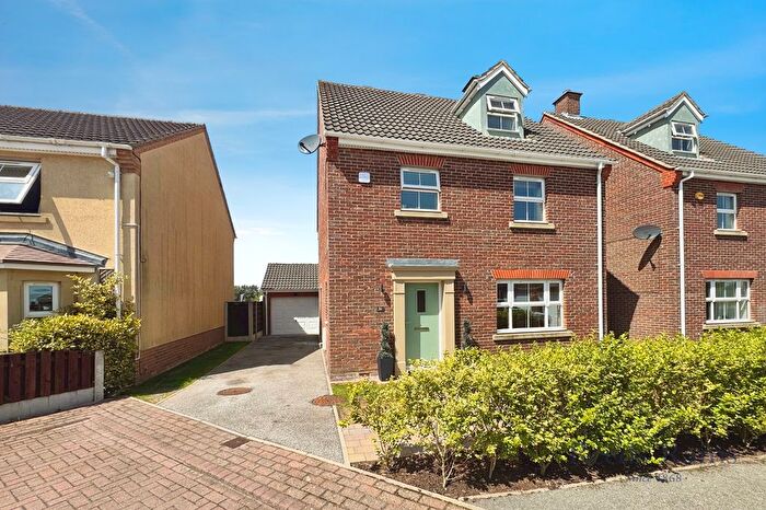 4 Bedroom Detached House For Sale In Kaye Drive, Osgodby, Selby, North Yorkshire, YO8
