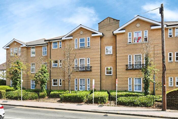 2 Bedroom Flat For Sale In Sandringham Place, Chelmsford, CM2